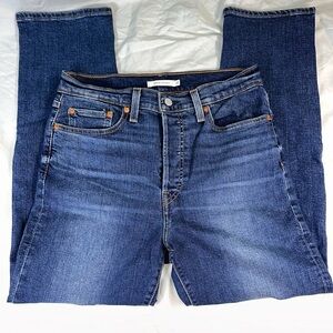 Levi’s Wedgie Straight High Rise Jean Button Fly. Size 30